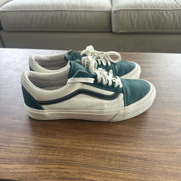 Rare Vans VAULT 10.5, Like New!! - Picture 1 of 4